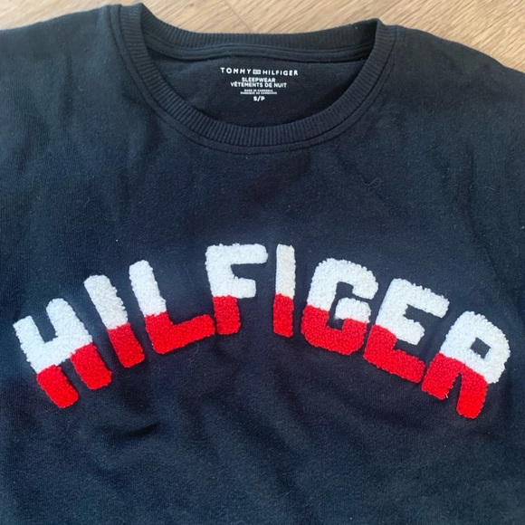 Tommy Hilfiger long sleeve - Picture 2 of 6